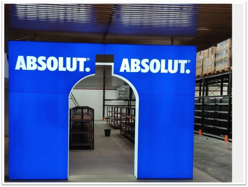 Display personalizado sob medida: mais impacto visual, mais vendas
